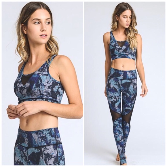 ❗️CLOSING SALE❗️ Blue Print Sports Bra - Picture 2 of 4